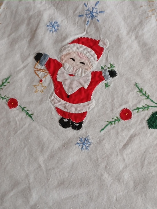 Handmade Round Hand Stitched Table Cloth - Picture 3 of 4